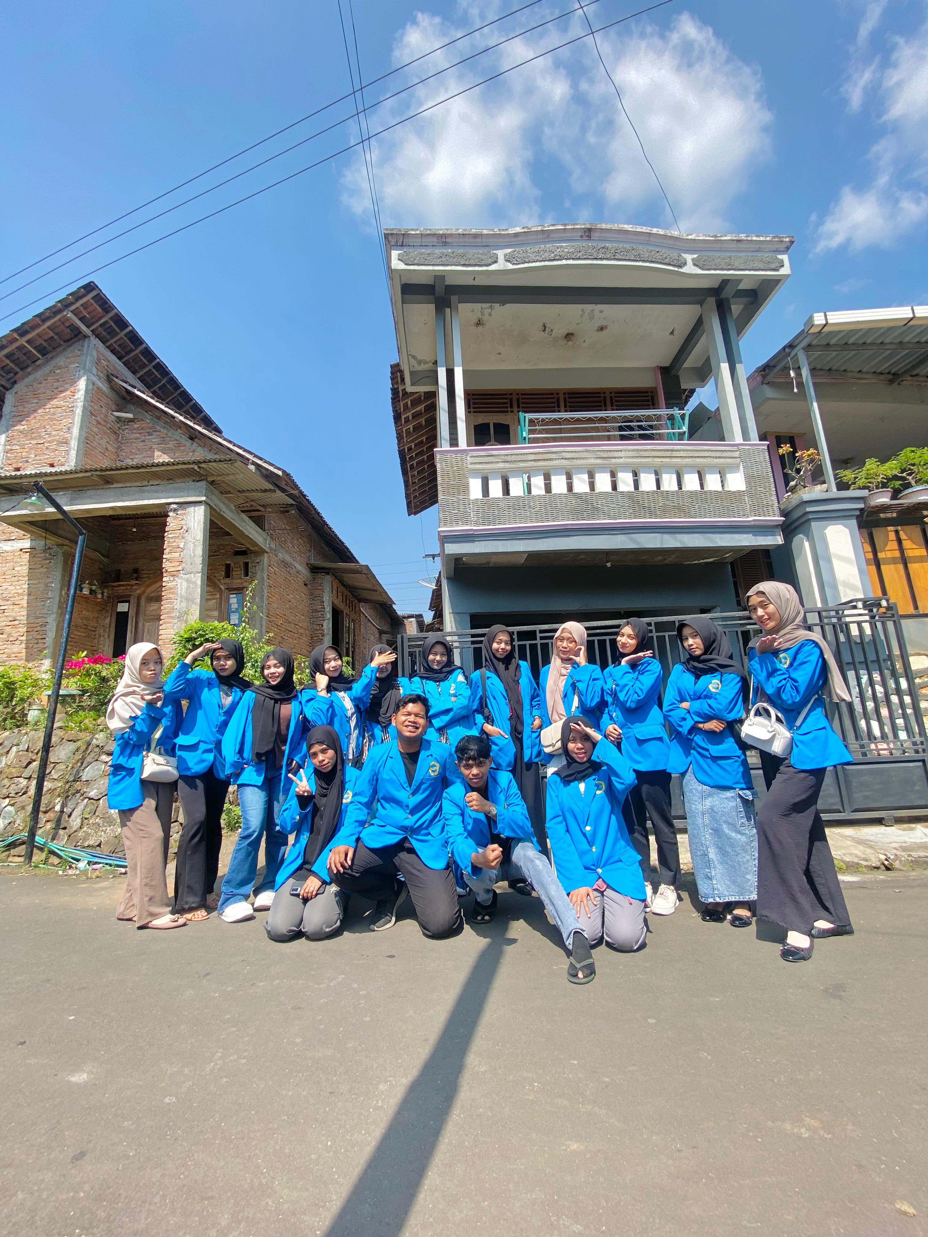 Kunjungan tim PPKORMAWA UNW ke Desa Tlompakan guna pendampingan pelatihan pengembangan desa